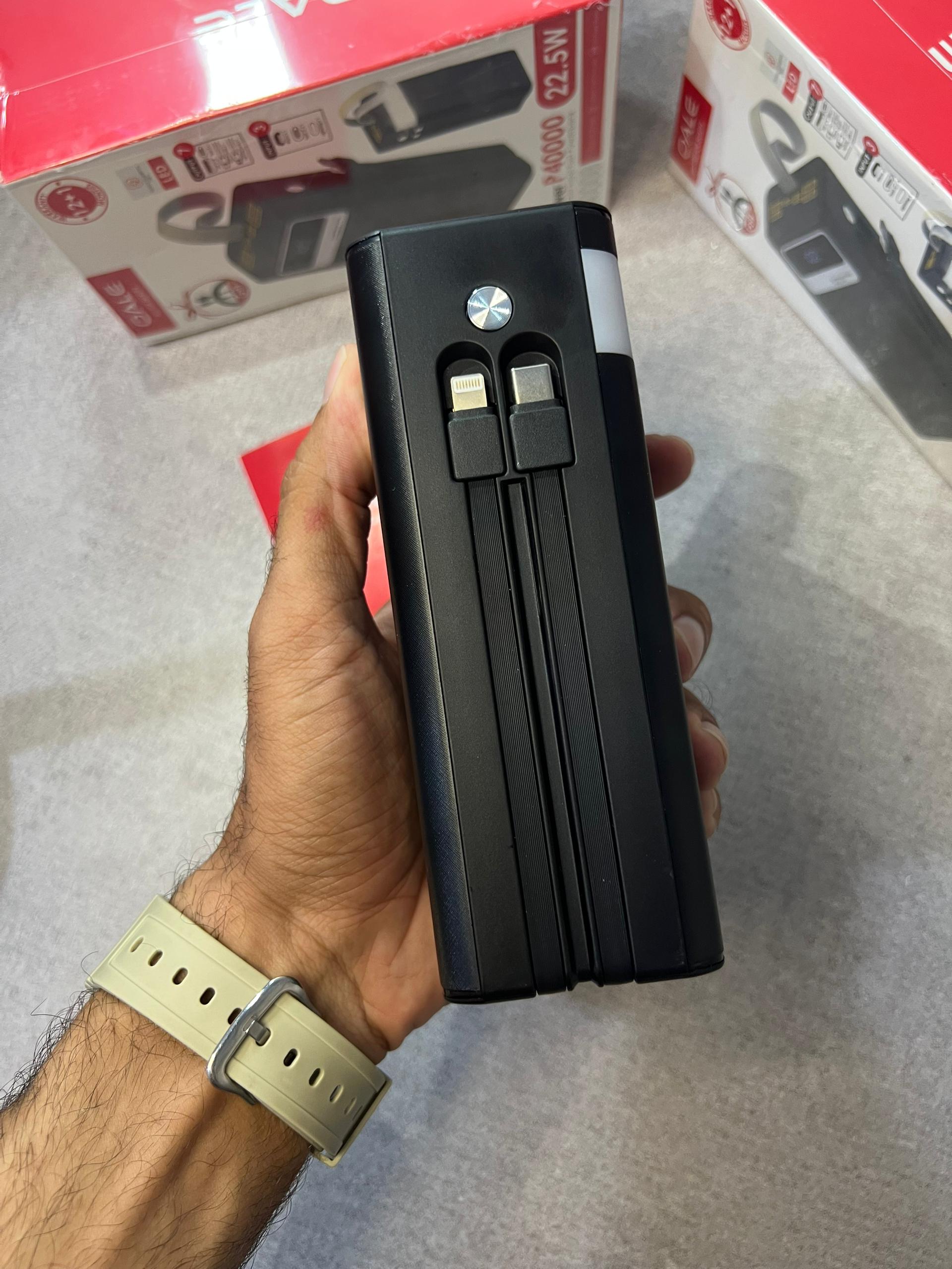 پاوربانک 40 هزار فست شارژ از برند OALE